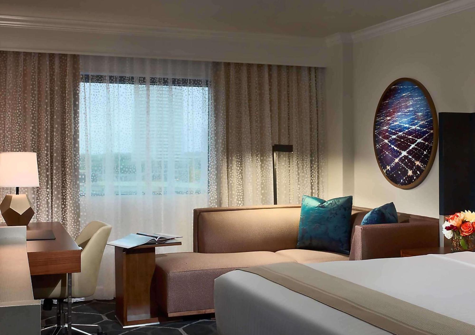The Royal Sonesta Houston Galleria Exterior photo